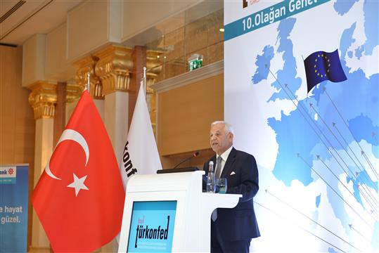 Süleyman Onatça,  TÜRKONFED 10. Olağan Genel Kurulu'nda konuştu