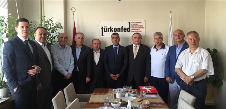Ekonomi Gazetecileri Derneği TÜRKONFED'i ziyaret etti